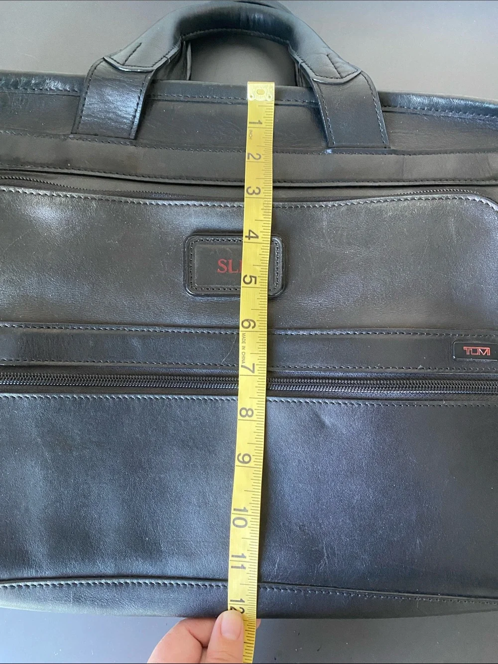 Tumi Alpha Slim Black Leather Portfolio Briefcase 17” Laptop Strap Pockets Sleek